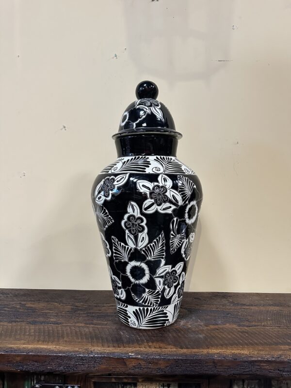 Talavera Vase Negro